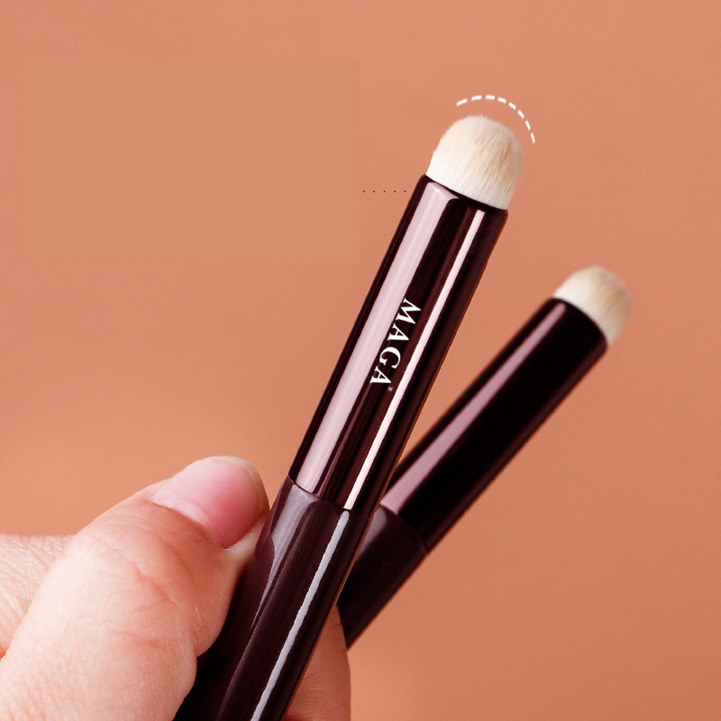 Cọ Môi Và Che Khuyết Điểm MAGA Concealer Lip MA22